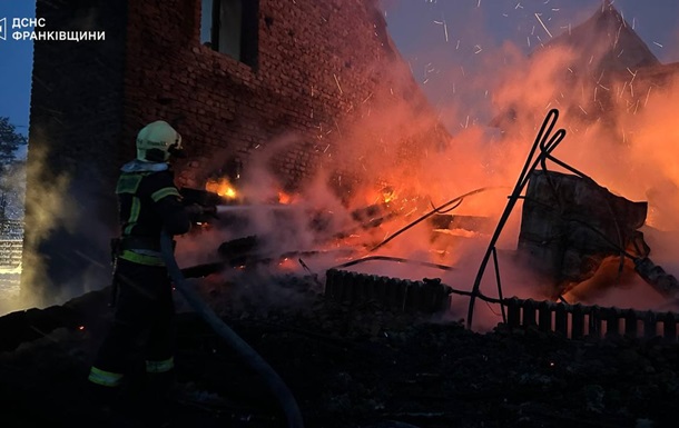 На Івано-Франківщині згоріла гімназія
