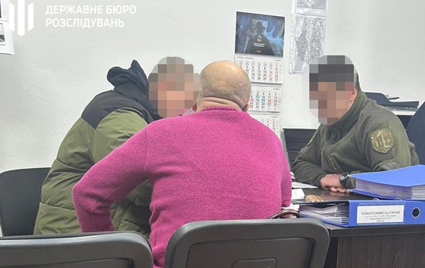 Військовий нараховував солдату “бойові” за ремонт будинку своєї доньки