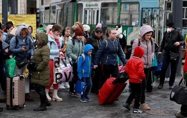 Після відкриття кордонів з України бажають виїхати 20,7% громадян