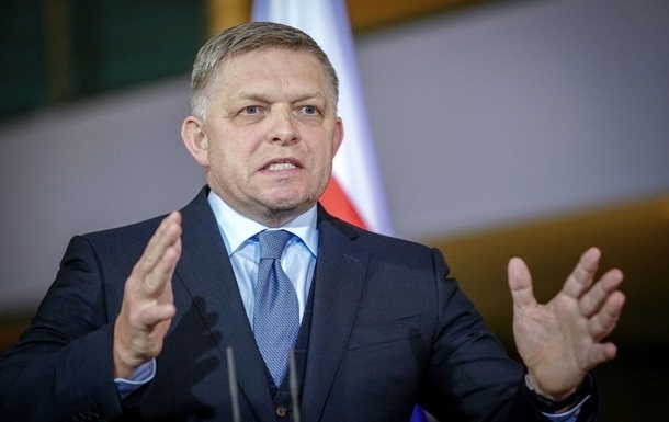Літаку Фіцо не дозволили приземлитись у Брюсселі