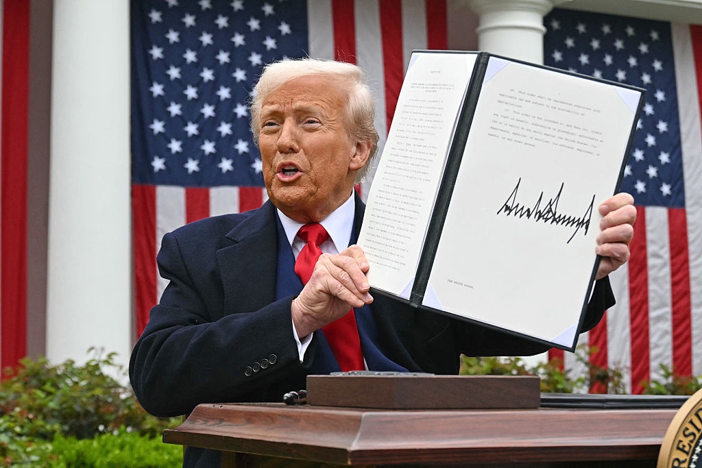 Війна з усім світом. Реакція на нові тарифи Трампа