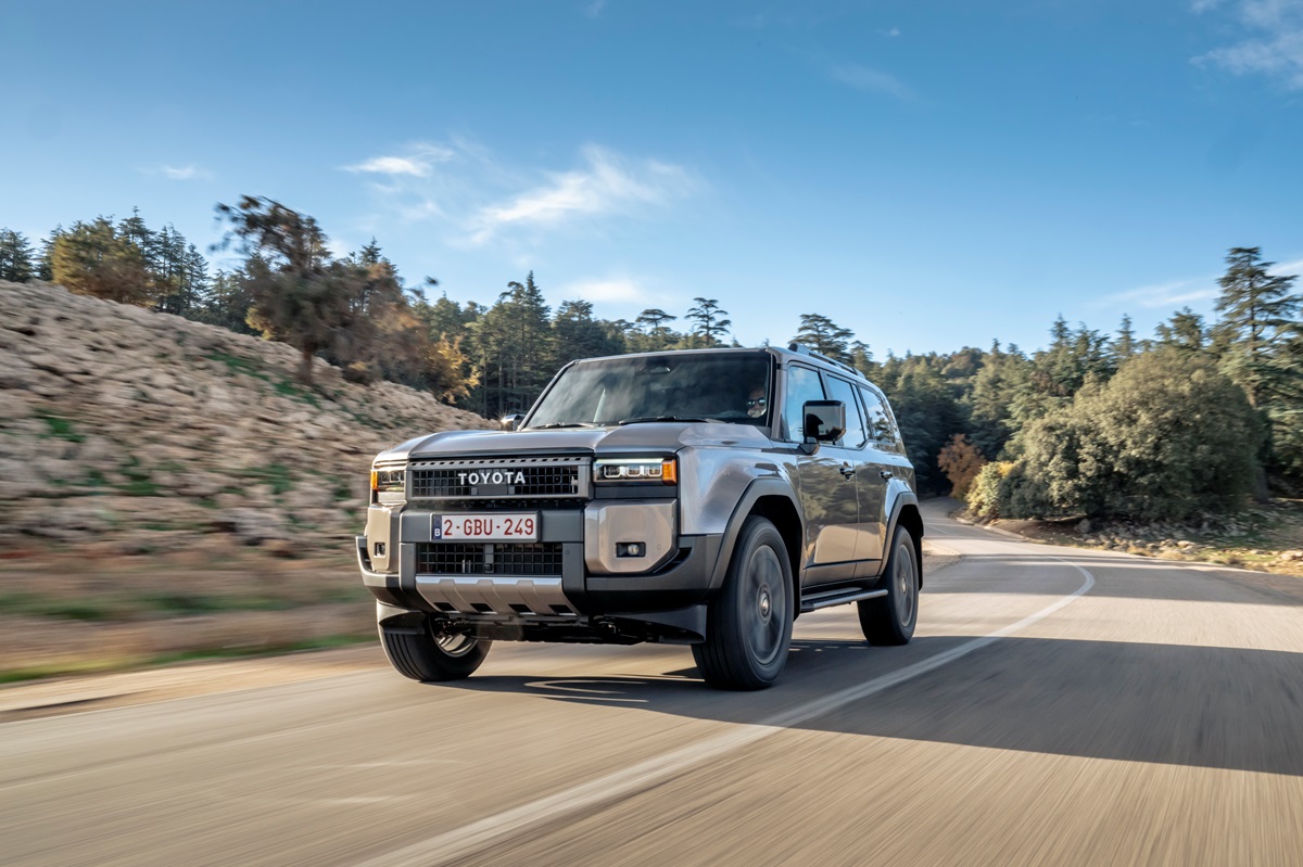 Авто новини - Toyota Land Cruiser Prado отримав дві нові версії