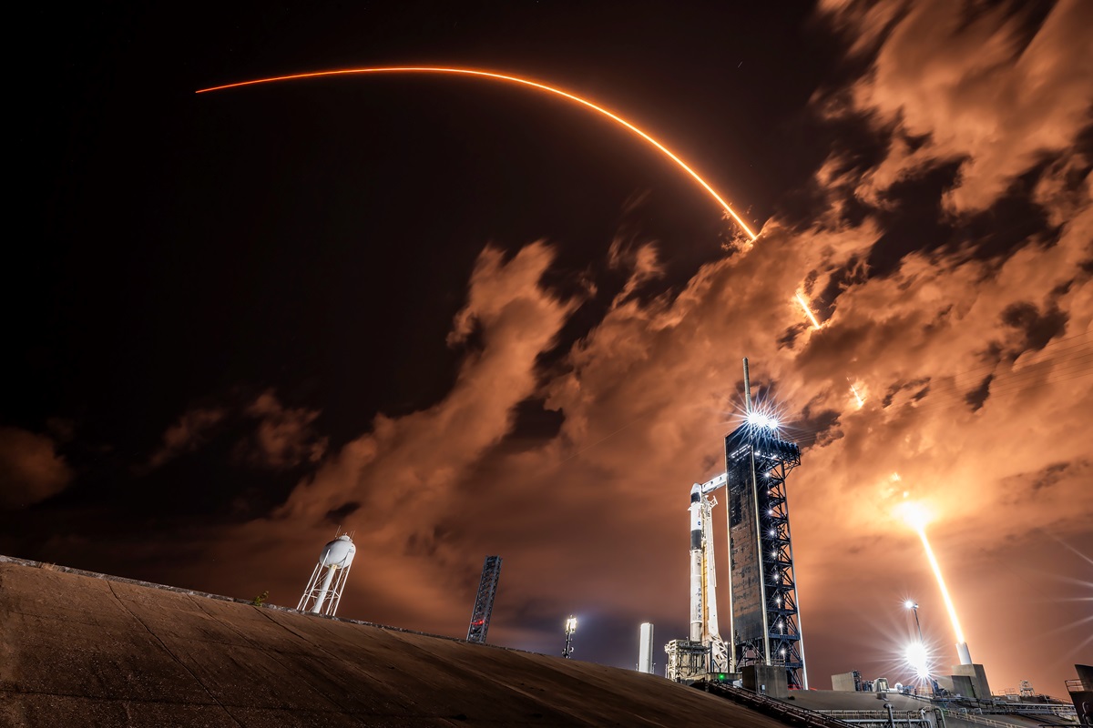Технології - SpaceX запустила у космос 28 супутників Starlink