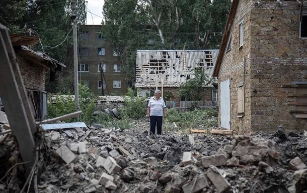 Новини України - Стало відомо, скільки жителів залишається в зоні бойових дій на Донеччині