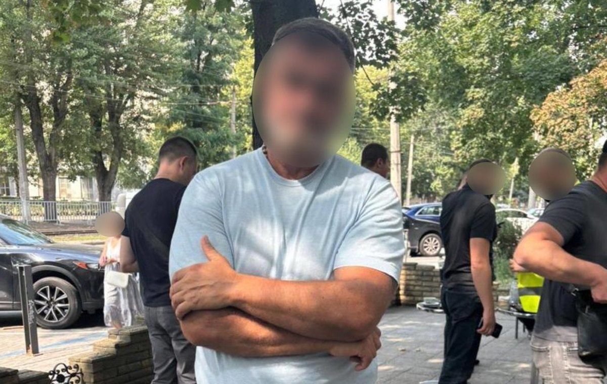 Викрито шахрая, що за гроші обіцяв “працевлаштування” в Офісі генпрокурора