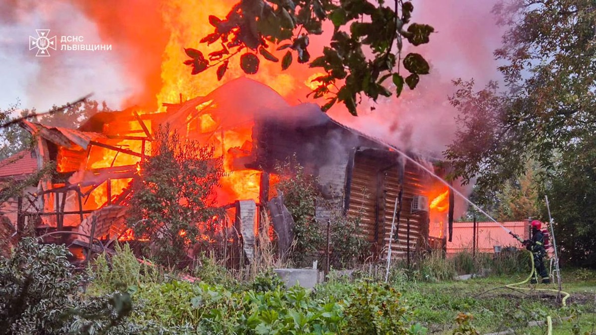 Новини України - ДСНС показала наслідка удару по Львову