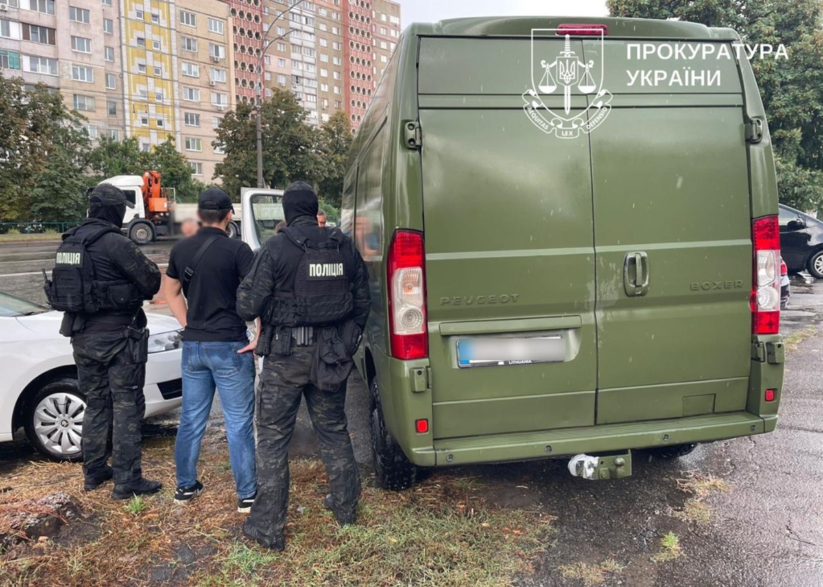 Новини Києва - У Києві жінка продавала автомобілі, ввезені для ЗСУ