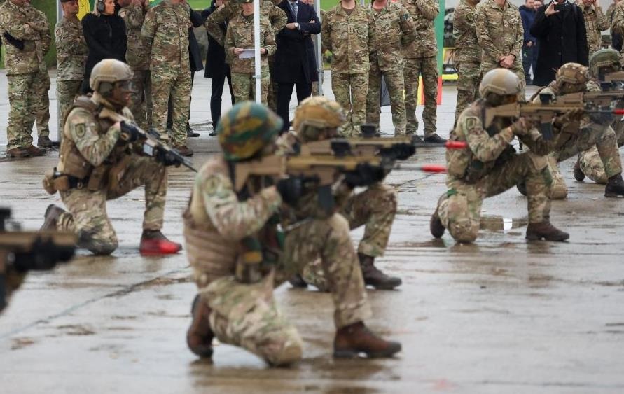 Новини світу - У Бельгії над військовим об'єктом кружляли невідомі дрони