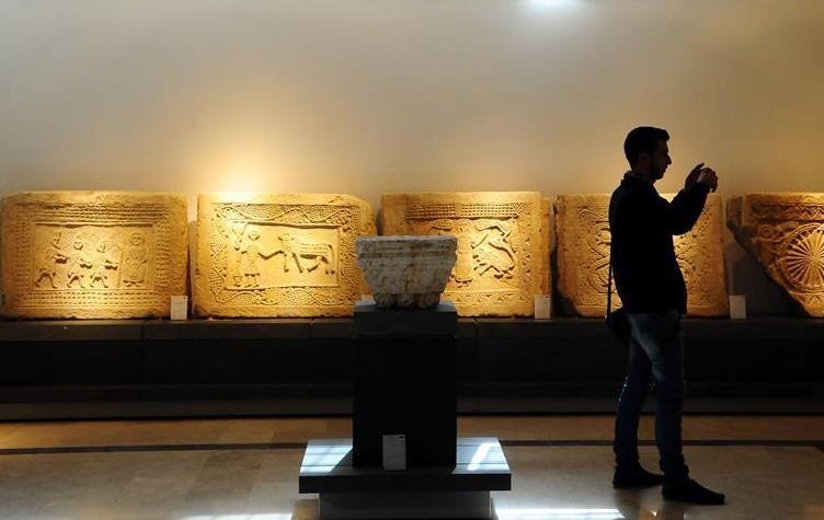 Новини світу - Із музею в Дамаску викрали шість стародавніх статуй