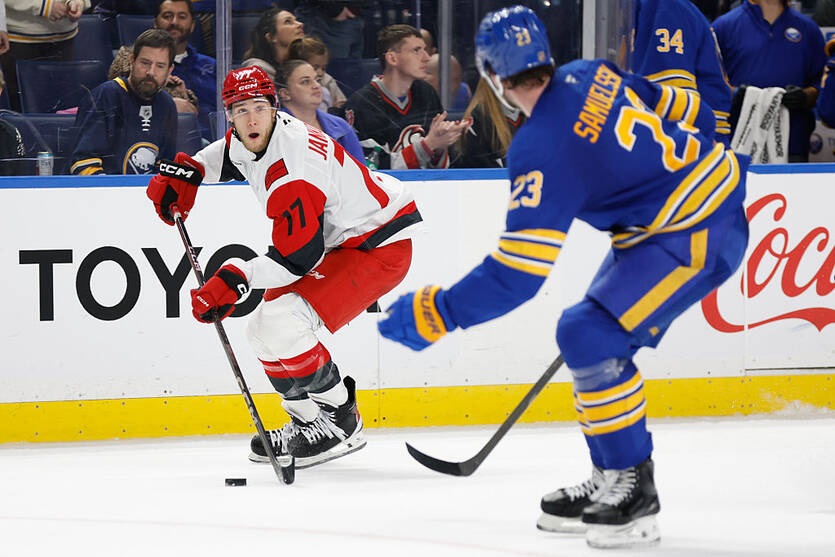 НХЛ: Кароліна сенсаційно поступилася