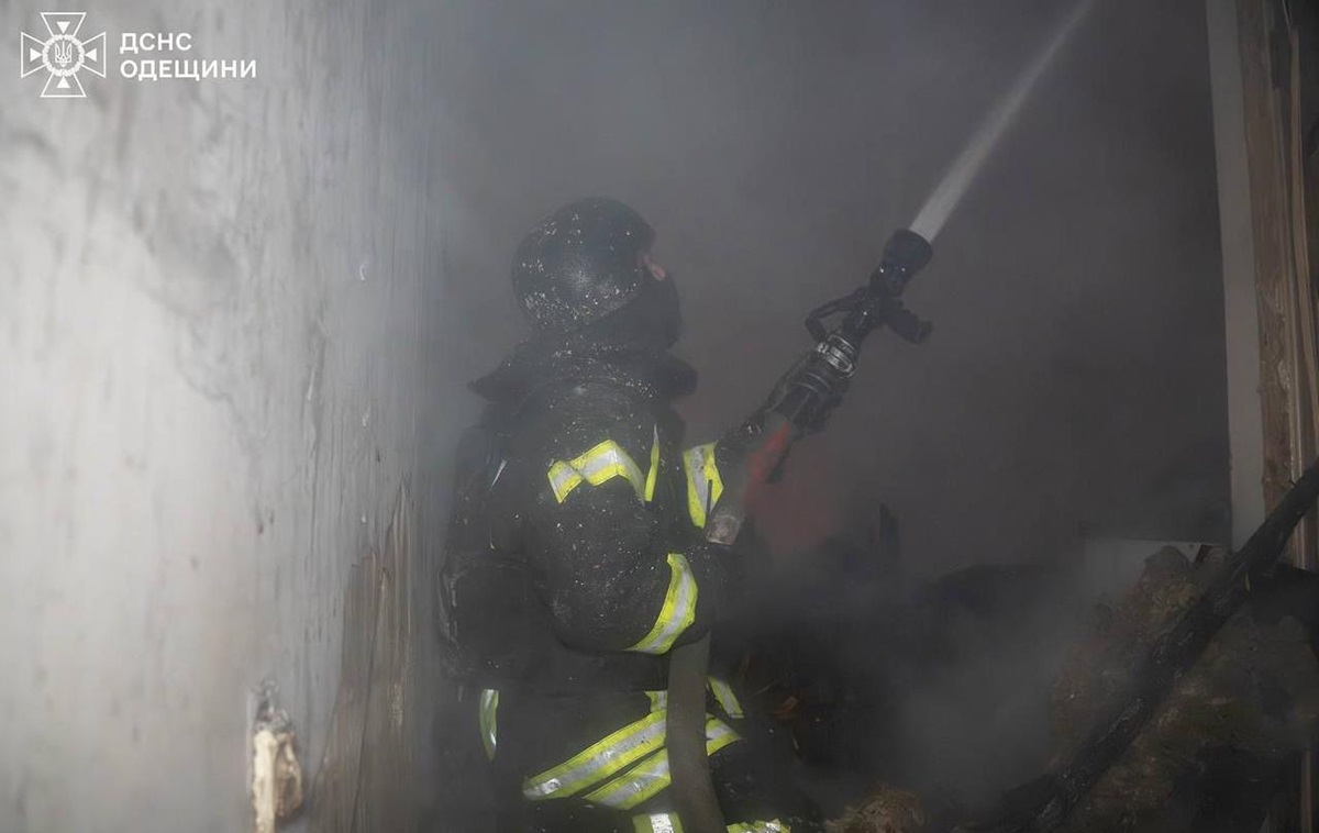 Атака на Одесу: пошкоджено ліцей та житловий будинок