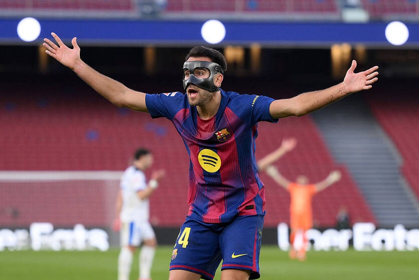 Барселона погодила новий контракт зі своїм оборонцем