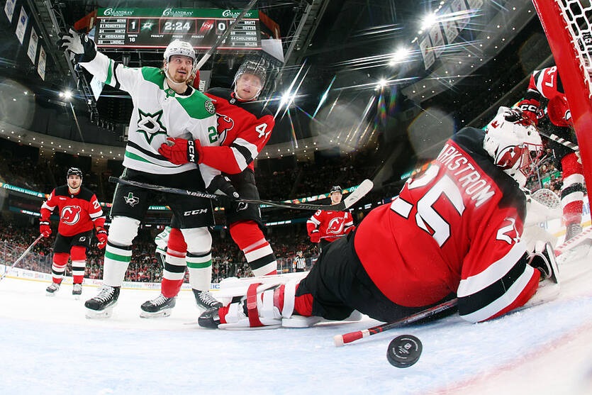 Перемога та розгром: результати ночі в НХЛ