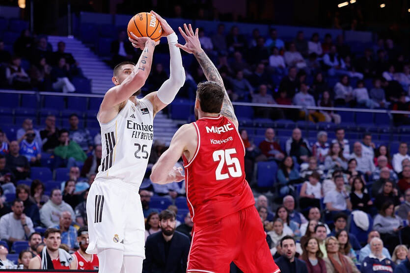 Без категорії - У вищому дивізіоні Іспанії Олексій Лень сприяв перемозі Реала