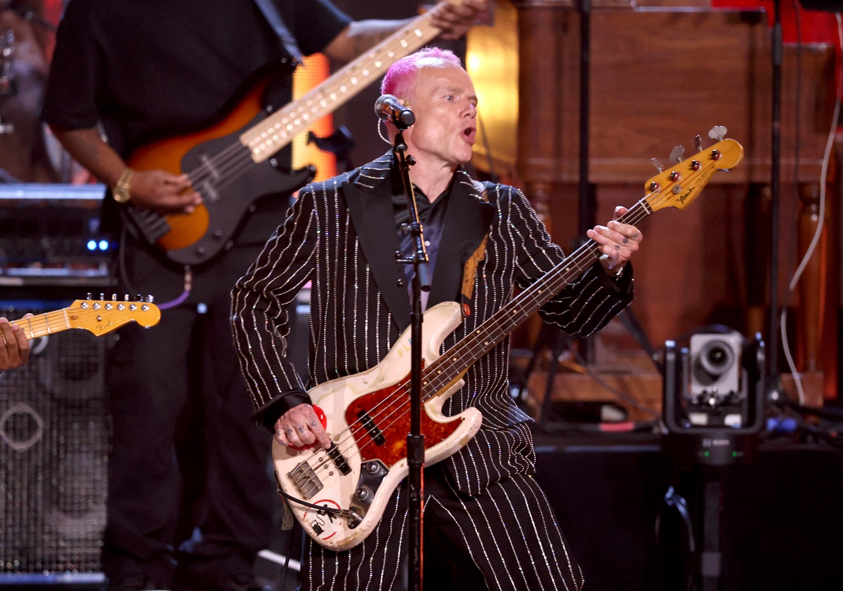 Flea з Red Hot Chili Peppers анонсував сольний альбом і світовий тур