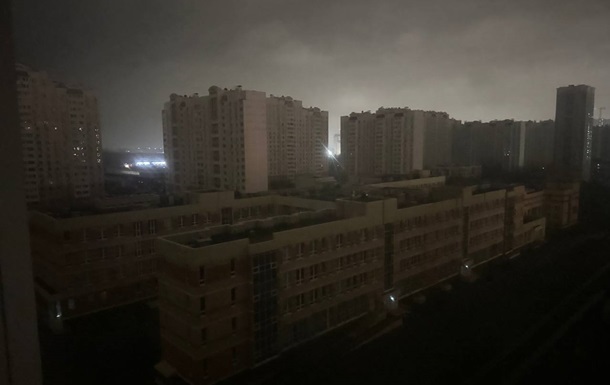 В російському Орлі після атаки БПЛА зникло світло