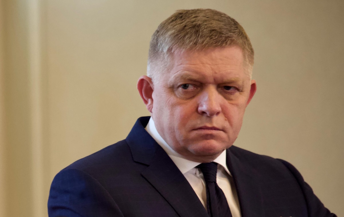 Фіцо заявив, що не зміг поговорити з Зеленським перед виконанням погрози