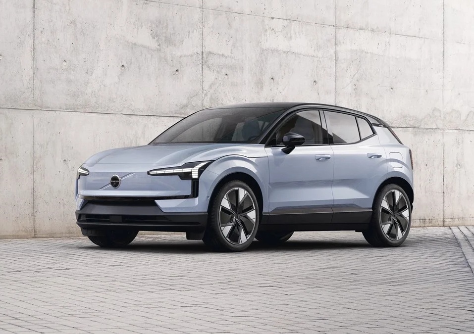 Volvo відкликає понад 40 тисяч електрокарів через ризик займання батарей