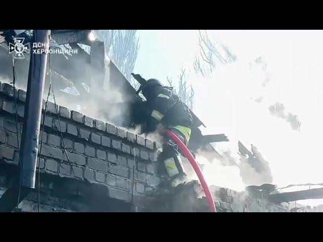 Херсон: внаслідок влучання російського дрону виникла пожежа