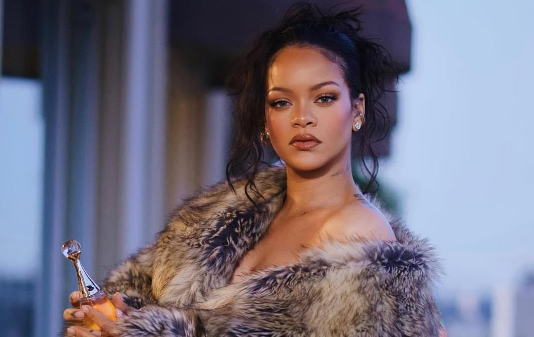 Будинок Ріанни у Лос-Анджелесі обстріляли: співачка була всередині маєтку