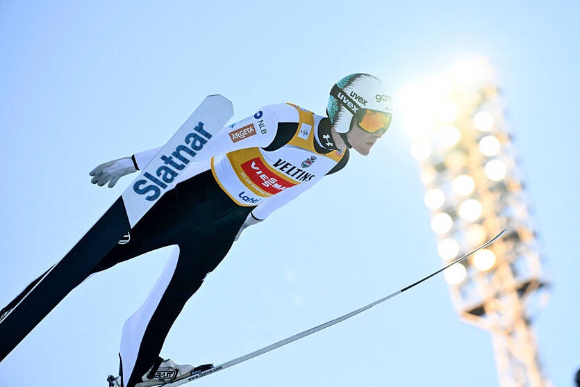 На шляху до рекорду на трампліні у Превца стали лижі