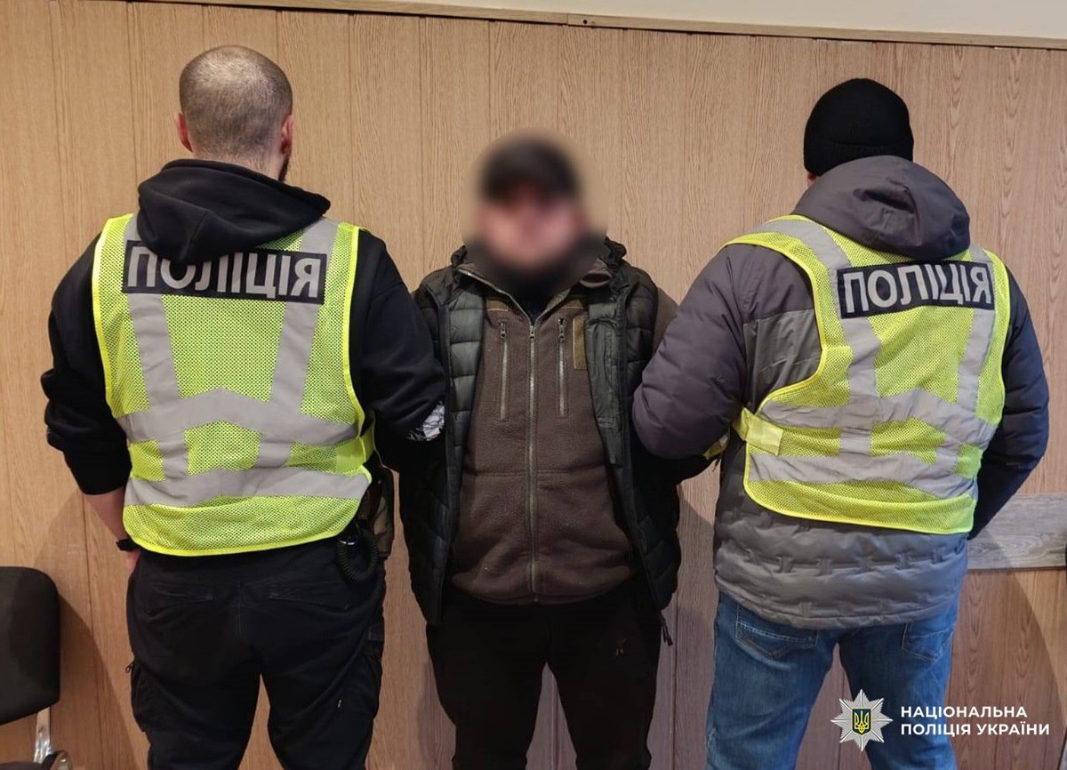 У Києві іноземець влаштував танці на меморіалі пам&rsquo;яті на Майдані