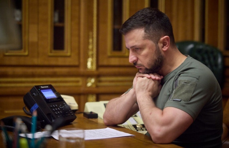 Зеленський розповів, про що говорив з Макроном