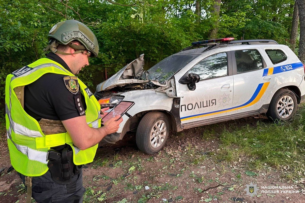 Російський дрон цілеспрямовано атакував авто поліції на Харківщині